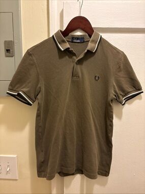 Men’s Fred Perry Olive Green Twin-Tipped Polo Shirt size small